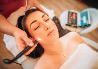 Kosmetika, líčení, permanentní make-up, vizážistika, anti-aging, luxusní kosmetické ošetření